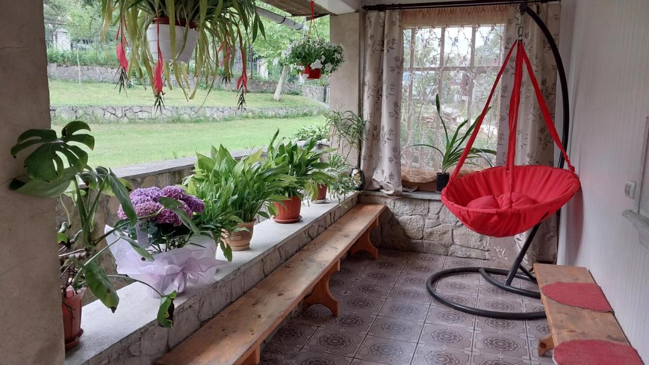 Villa Затишний Дім à Yaremtche Extérieur photo